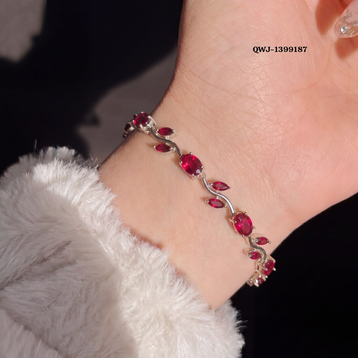 Tulip Bracelet – Premium Quality Stainless Steel Elegant Bracelet for Women | Silver Base Without Box
