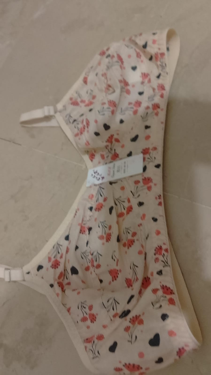3760821Enjoy cool and comfortable wear during warm weather with this Lawn Summer Friendly Printed Bra. Crafted from soft and breathable lawn fabric, this bra is designed to provide maximum comfort throughout the day. The attractive printed pattern adds a