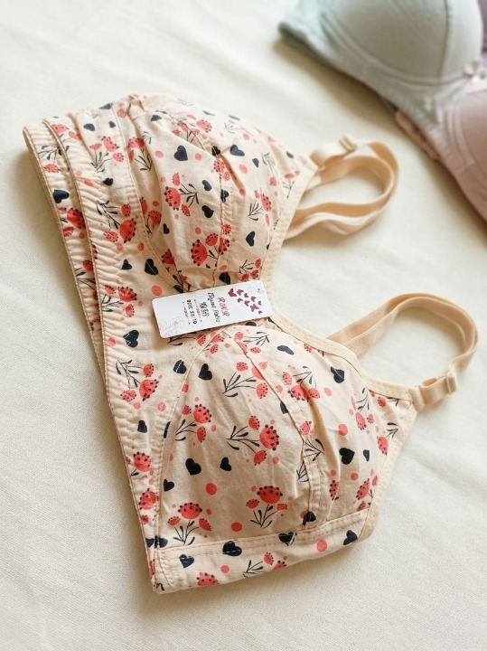 3760821Enjoy cool and comfortable wear during warm weather with this Lawn Summer Friendly Printed Bra. Crafted from soft and breathable lawn fabric, this bra is designed to provide maximum comfort throughout the day. The attractive printed pattern adds a