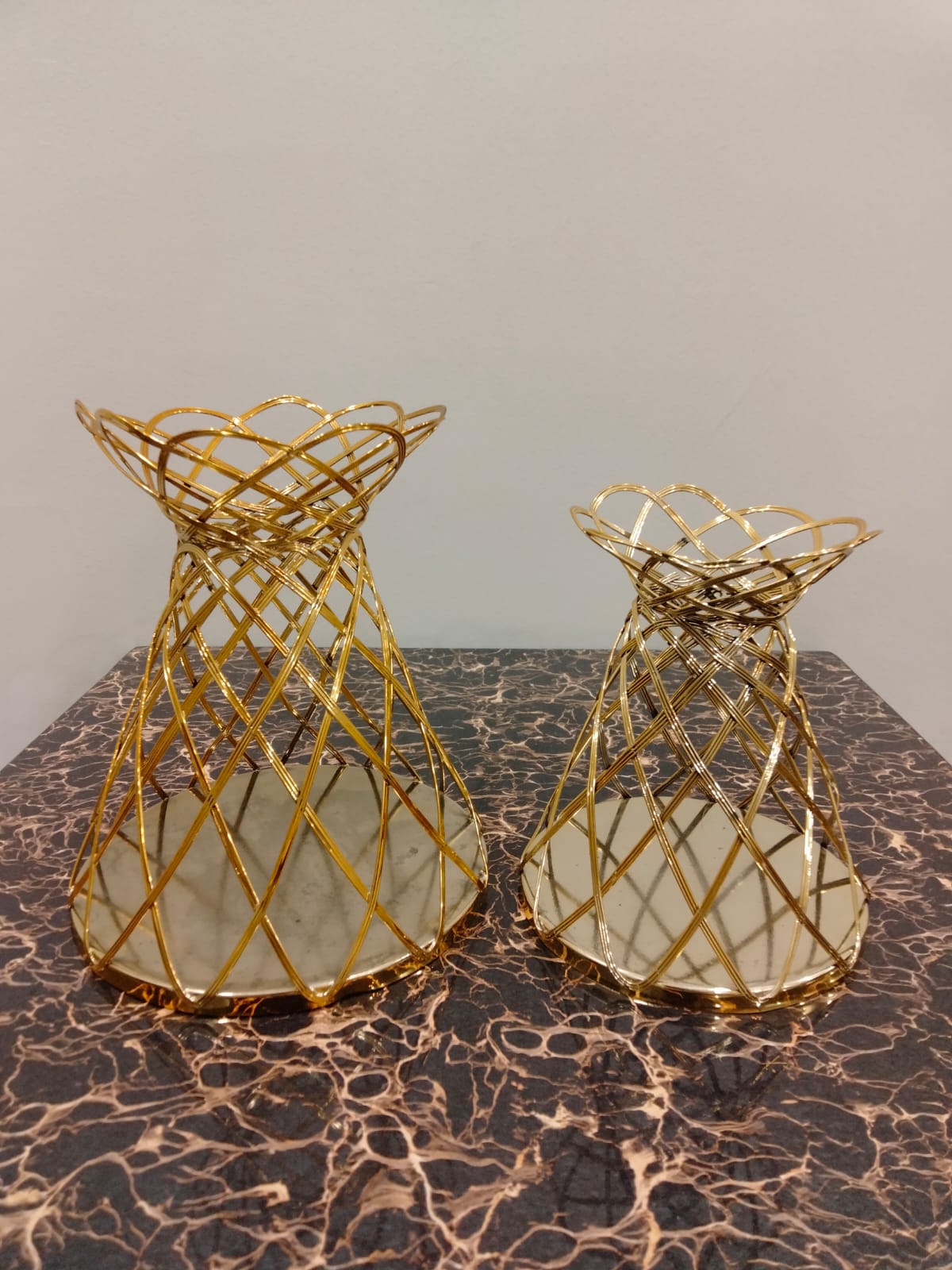 Luxury Decorative Table Vase | Modern Metal Flower Vase for Home & Office Décor | Without Flowers 15x15x18cm.  3760608