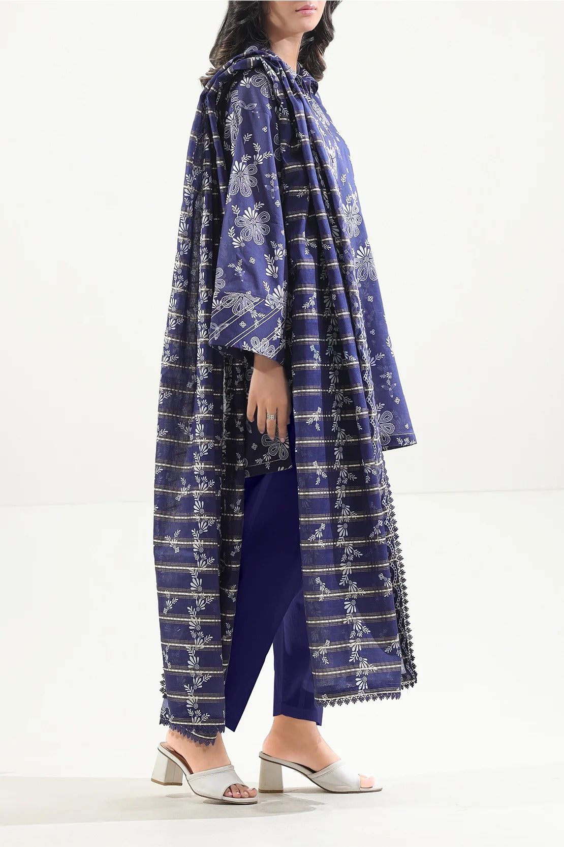 Saya Unstitched Printed Lawn 3 Piece - Apparel Accessory Designed For Fashion Styling And Daily Wardrobe Routine3765195